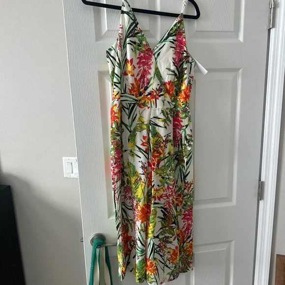 NWT Adelyn Rae Floral Jumper Size Medium - Picture 3 of 15